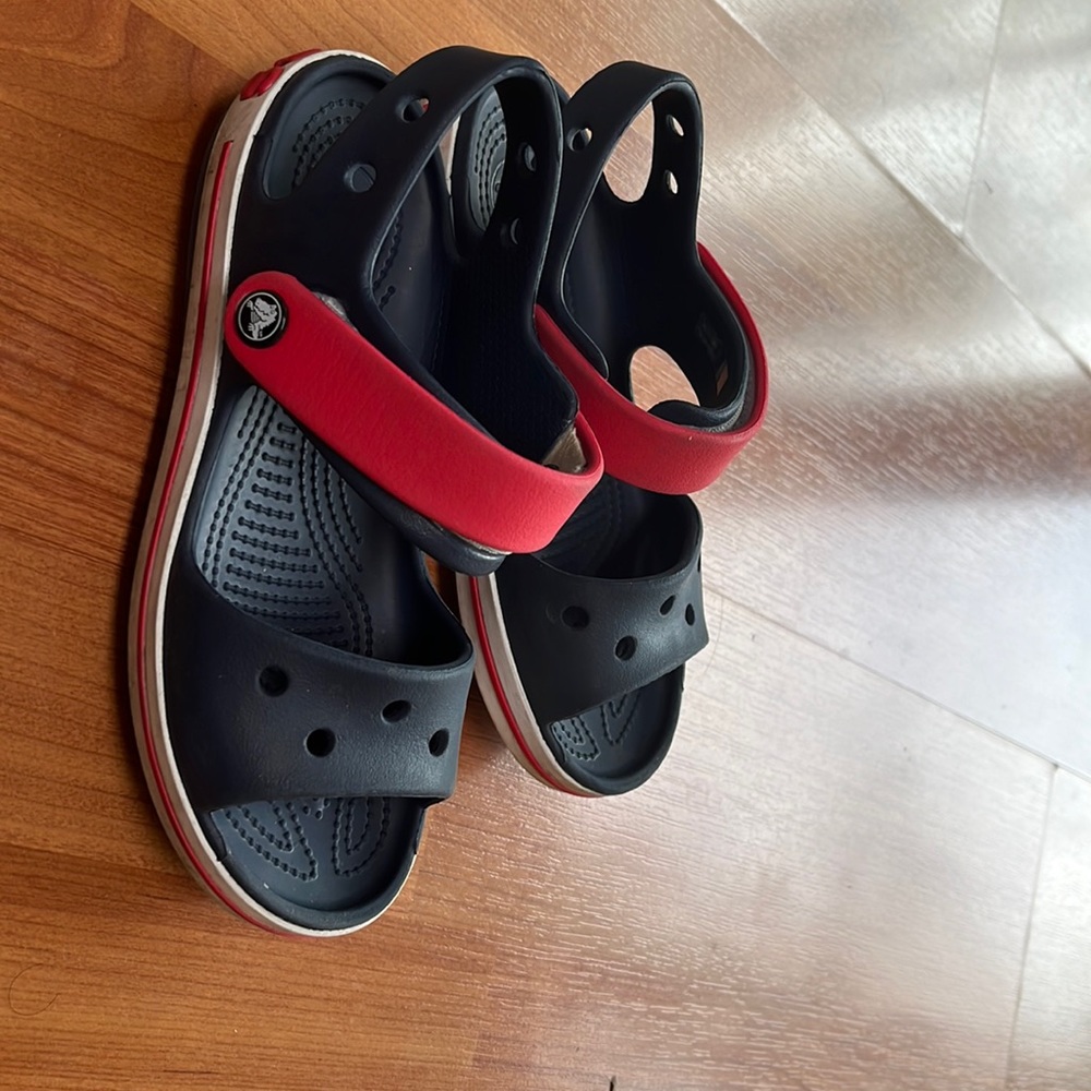 Crocs navy blue crocband sandal kids J 1 size